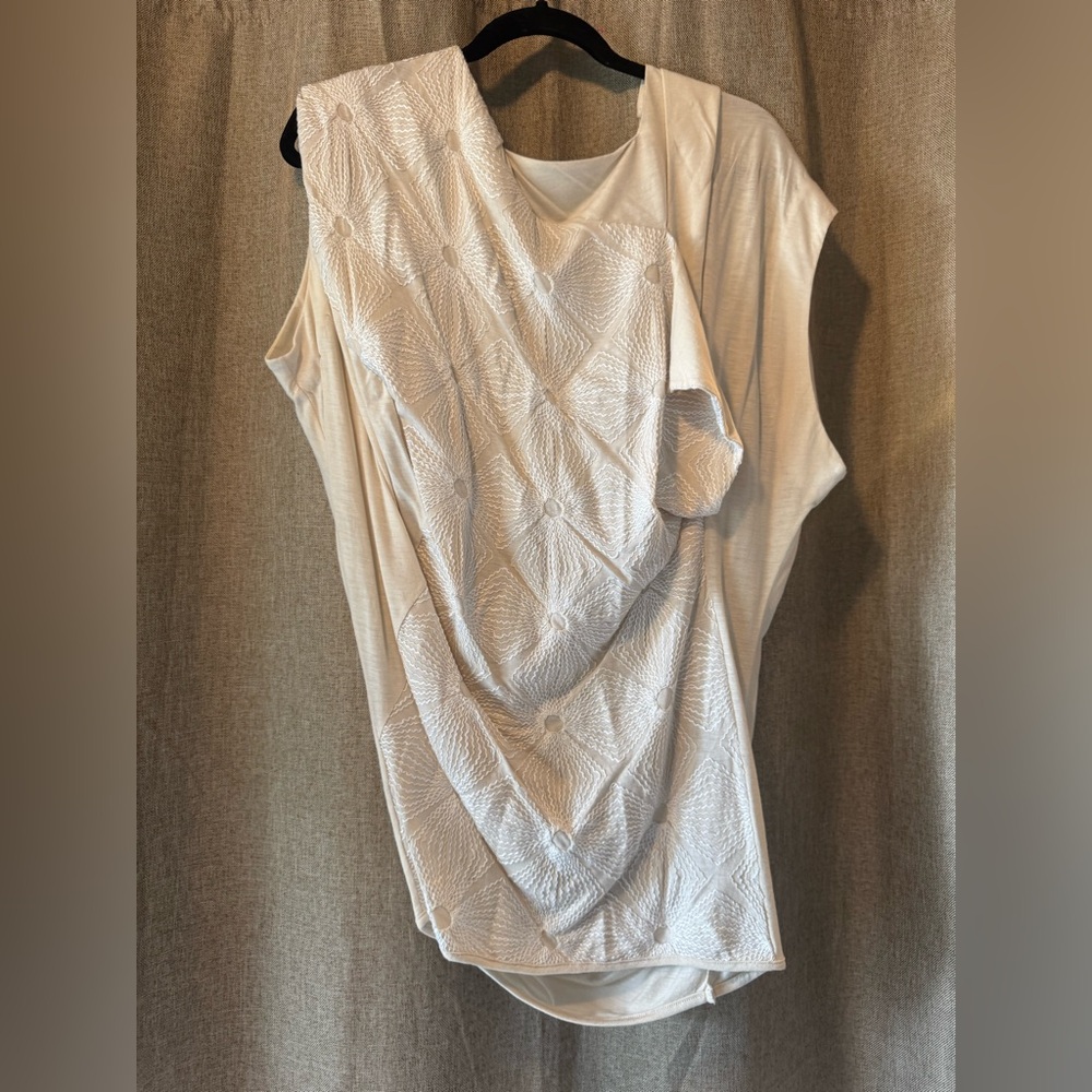 Kaylee Tankus Cream Colored Embroidered Sleeveless Blouse